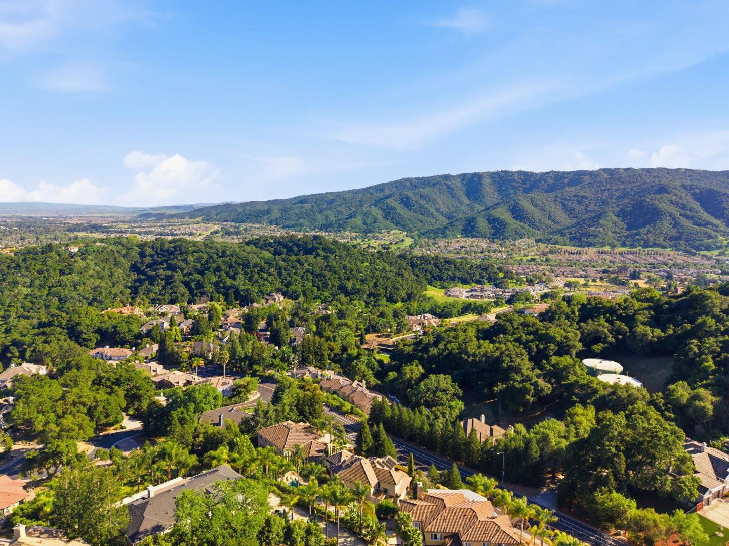 Detail Gallery Image 64 of 77 For 2075 Mantelli Dr, Gilroy,  CA 95020 - 6 Beds | 4 Baths