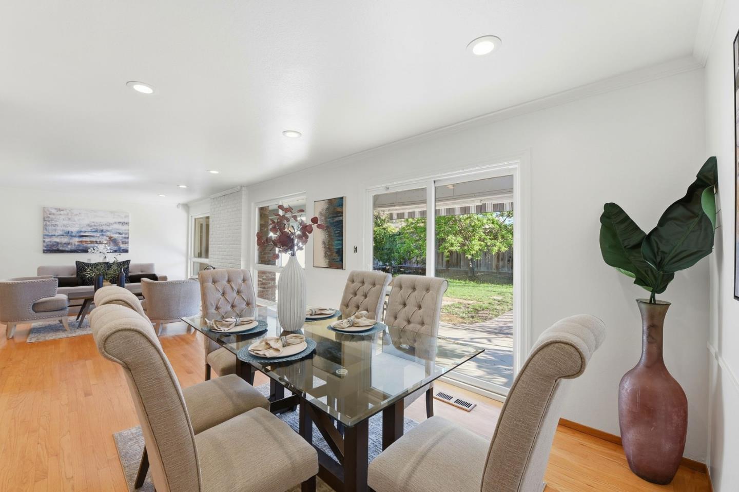 Detail Gallery Image 19 of 52 For 574 Carrick Ct, Sunnyvale,  CA 94087 - 3 Beds | 2 Baths