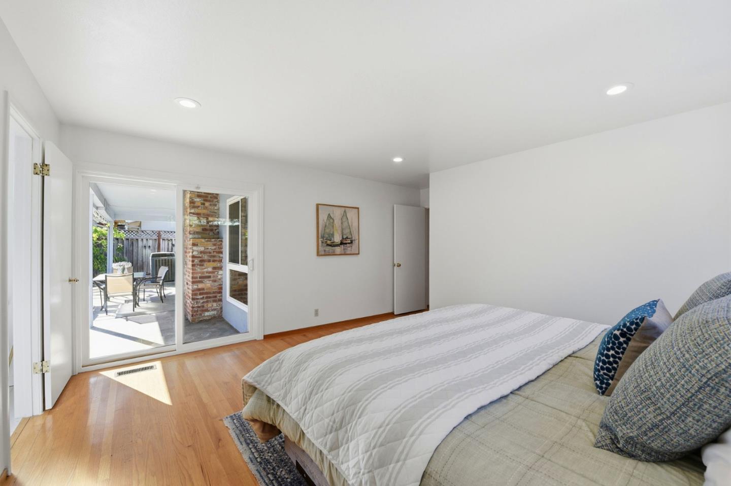 Detail Gallery Image 22 of 52 For 574 Carrick Ct, Sunnyvale,  CA 94087 - 3 Beds | 2 Baths