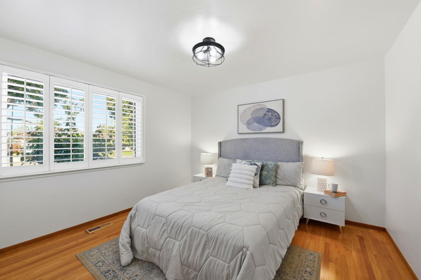 Detail Gallery Image 24 of 52 For 574 Carrick Ct, Sunnyvale,  CA 94087 - 3 Beds | 2 Baths
