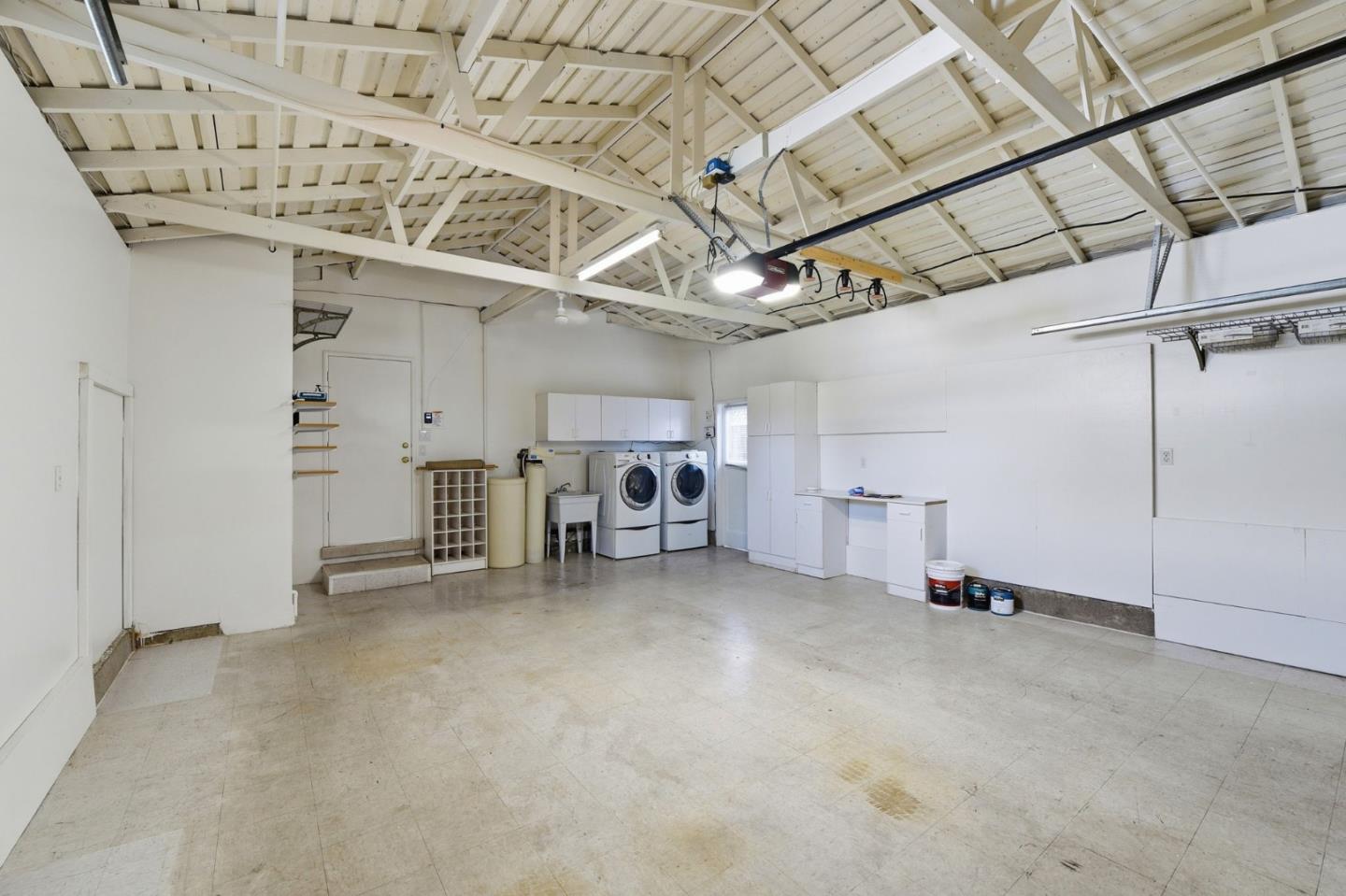 Detail Gallery Image 33 of 52 For 574 Carrick Ct, Sunnyvale,  CA 94087 - 3 Beds | 2 Baths