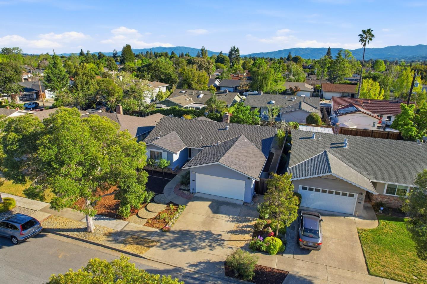 Detail Gallery Image 39 of 52 For 574 Carrick Ct, Sunnyvale,  CA 94087 - 3 Beds | 2 Baths