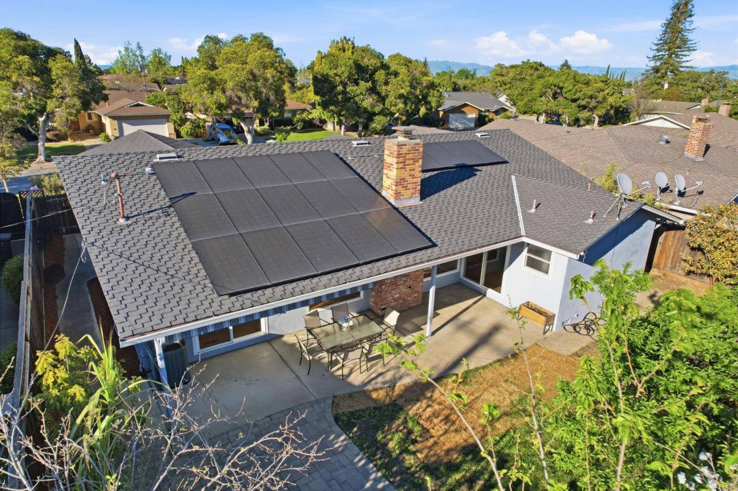 Detail Gallery Image 40 of 52 For 574 Carrick Ct, Sunnyvale,  CA 94087 - 3 Beds | 2 Baths