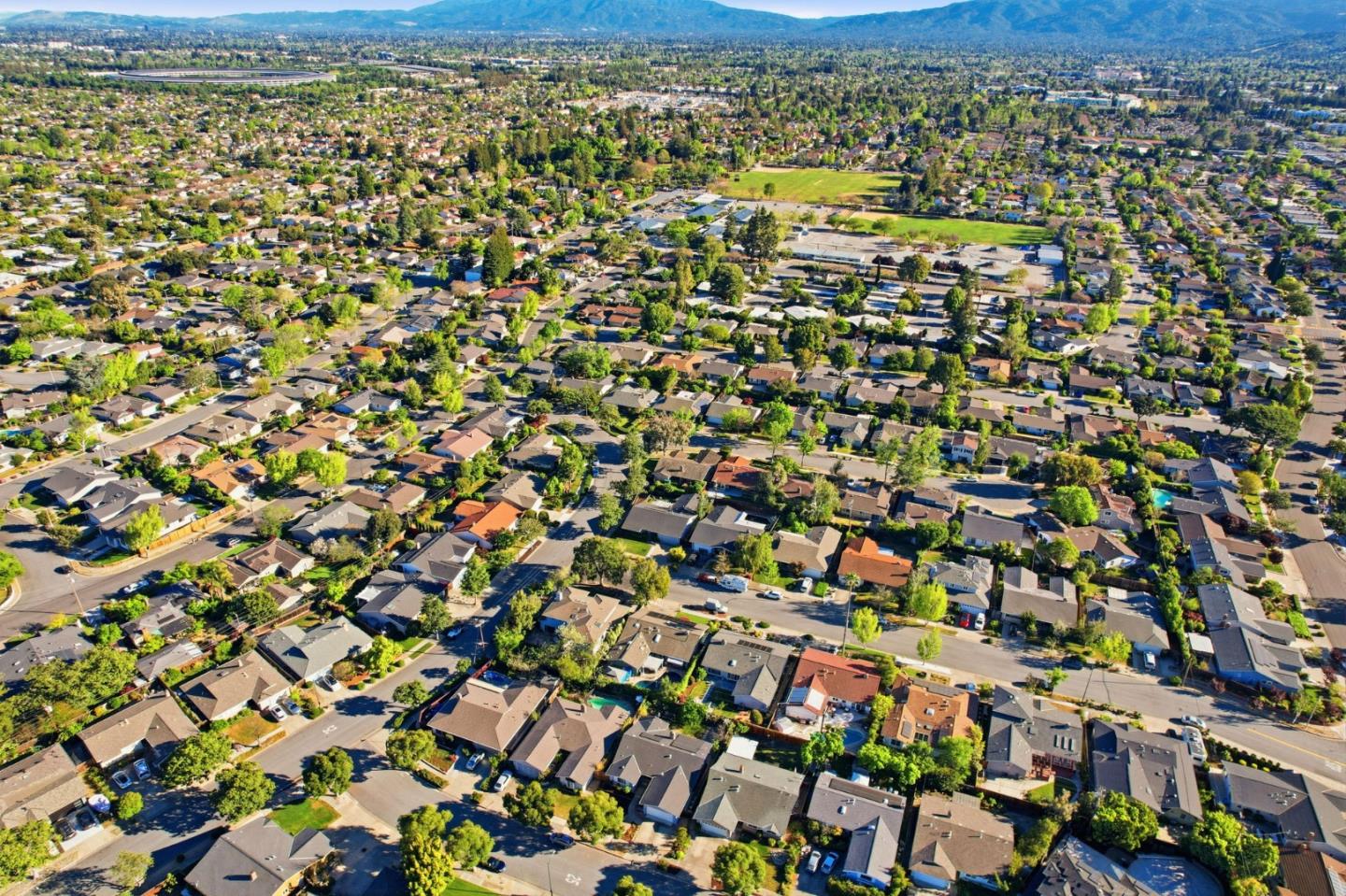 Detail Gallery Image 48 of 52 For 574 Carrick Ct, Sunnyvale,  CA 94087 - 3 Beds | 2 Baths