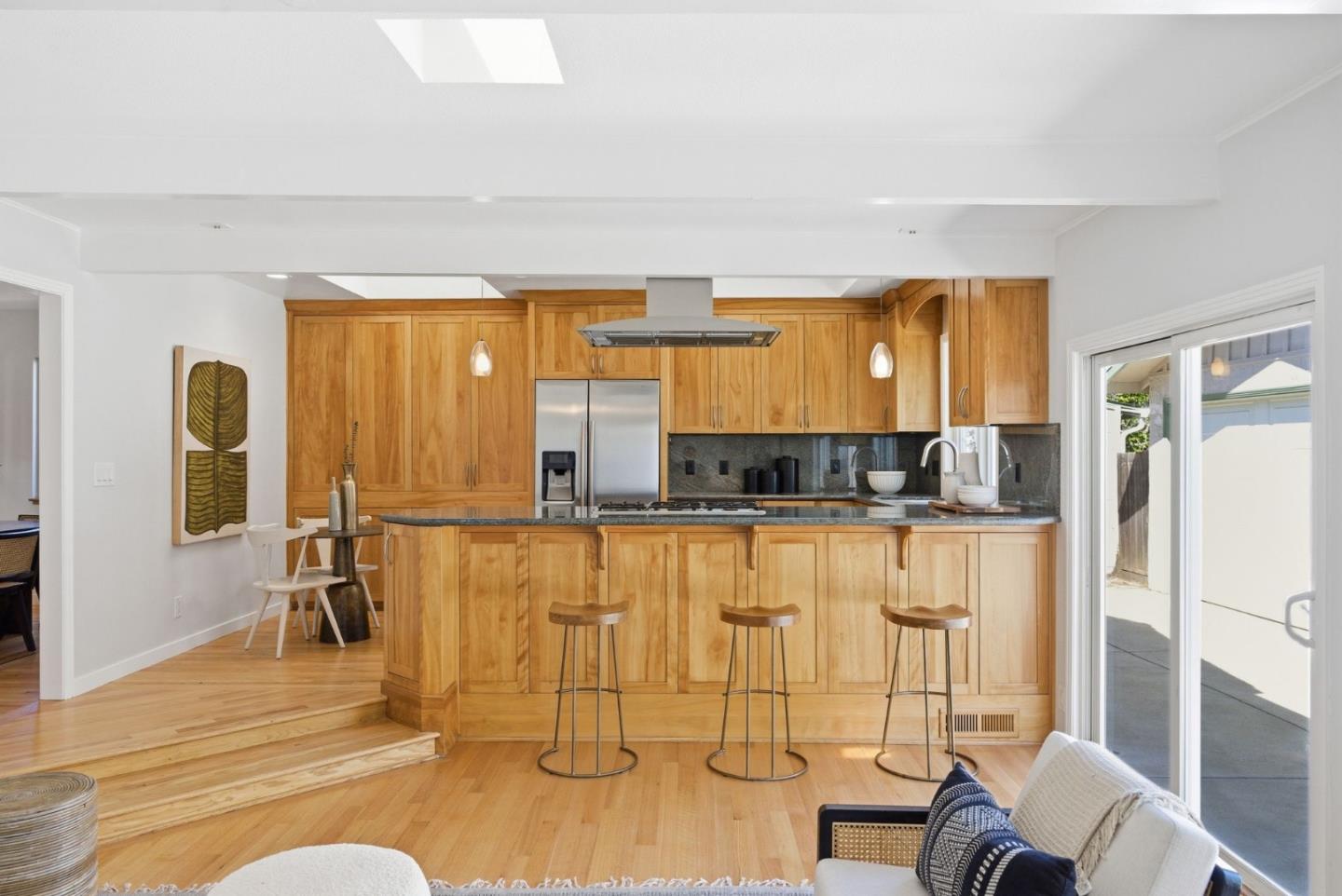 Detail Gallery Image 16 of 52 For 1346 Selo Dr, Sunnyvale,  CA 94087 - 3 Beds | 2 Baths