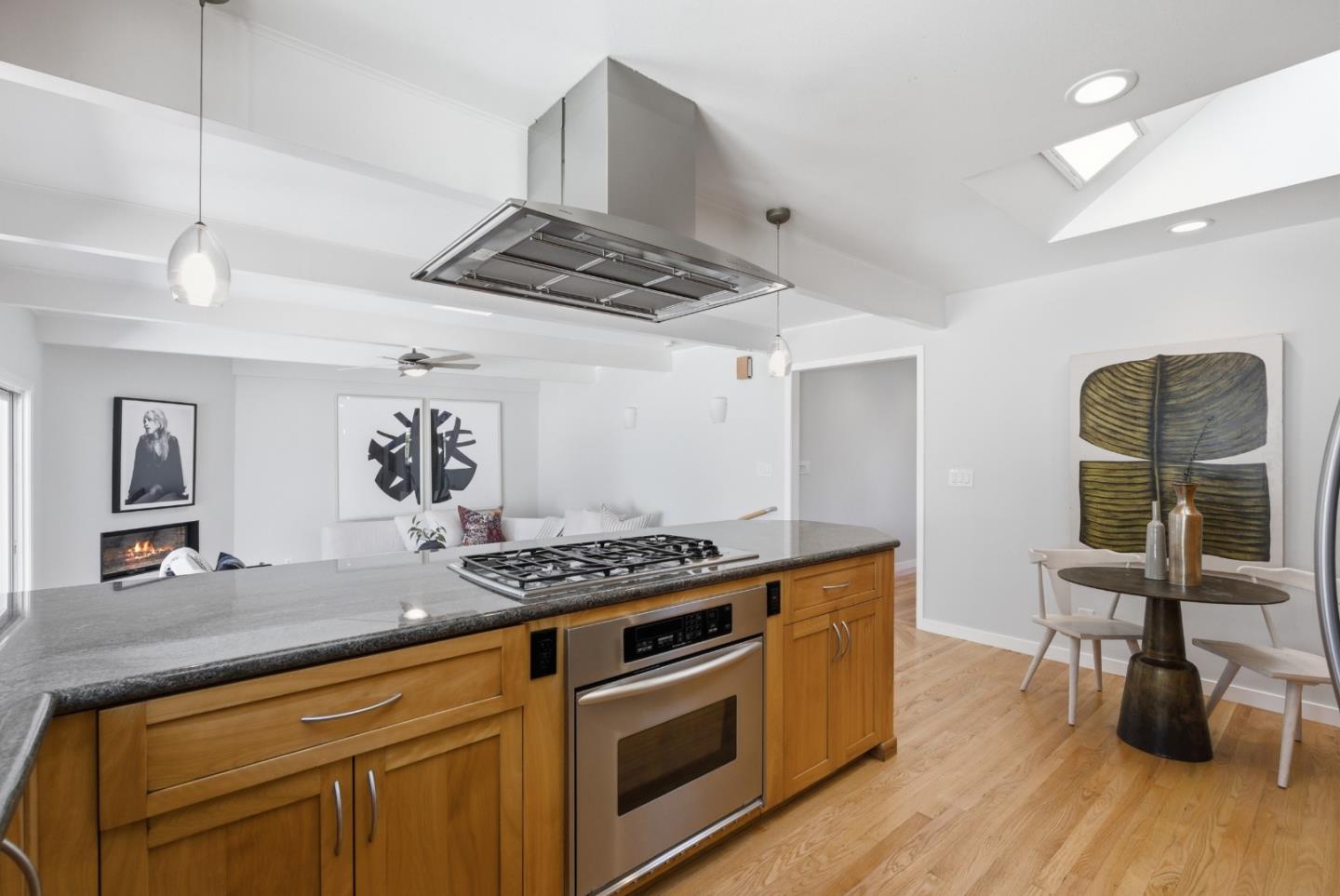 Detail Gallery Image 21 of 52 For 1346 Selo Dr, Sunnyvale,  CA 94087 - 3 Beds | 2 Baths