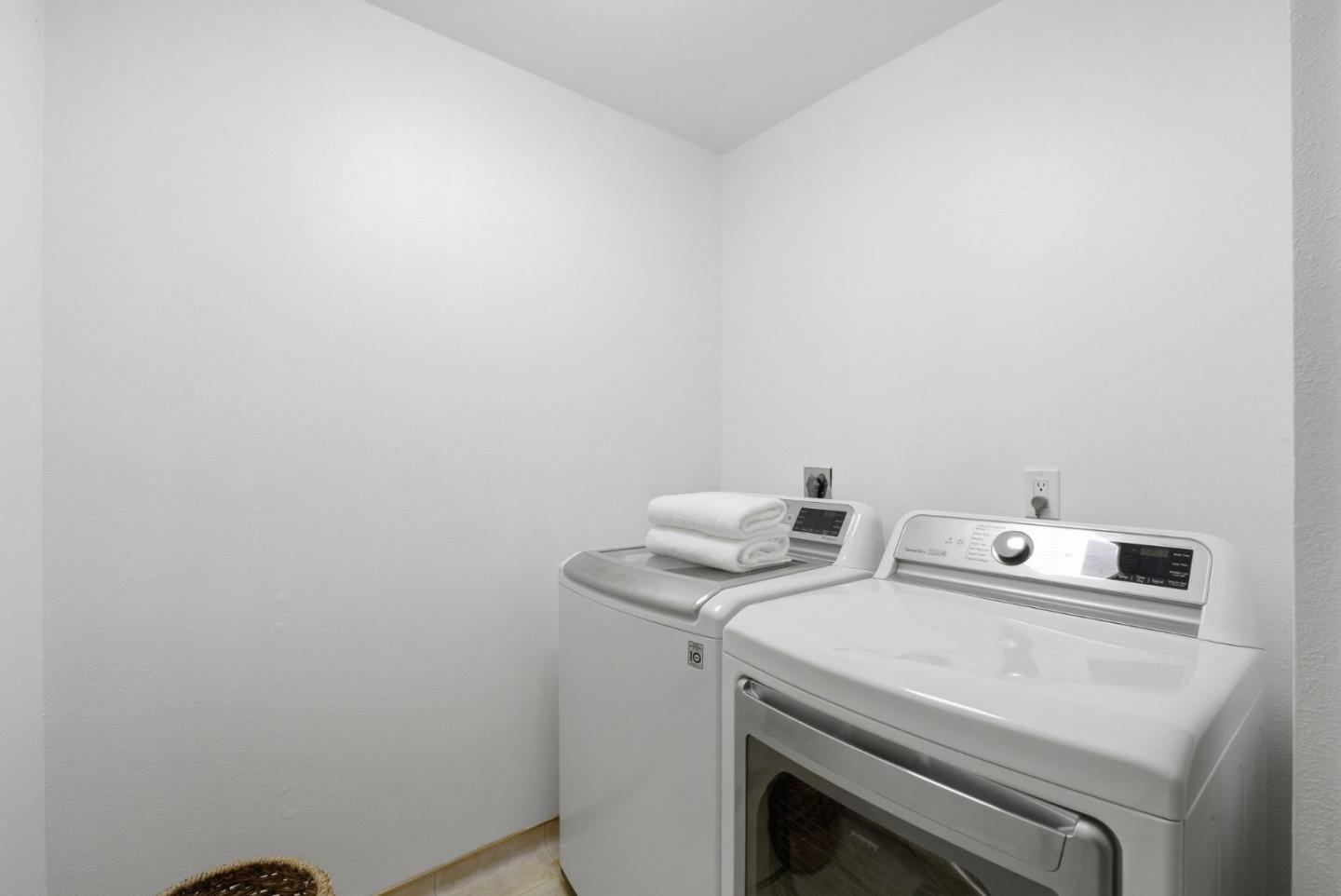 Detail Gallery Image 26 of 52 For 1346 Selo Dr, Sunnyvale,  CA 94087 - 3 Beds | 2 Baths