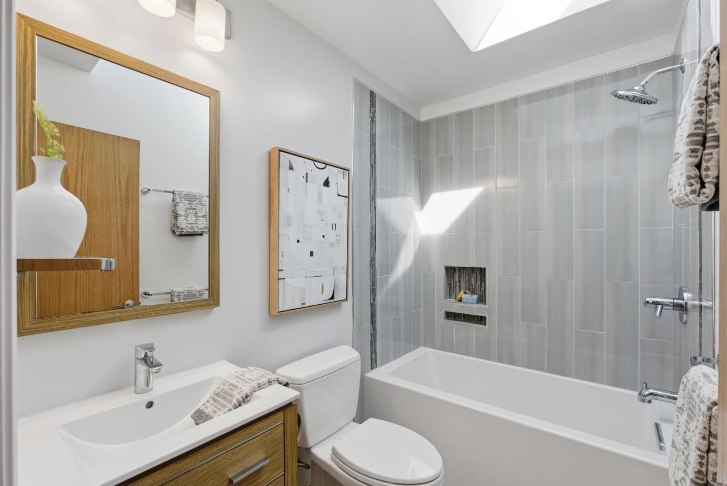 Detail Gallery Image 31 of 52 For 1346 Selo Dr, Sunnyvale,  CA 94087 - 3 Beds | 2 Baths