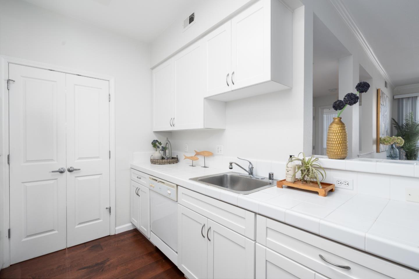 Detail Gallery Image 12 of 39 For 1982 W Bayshore Rd #217,  East Palo Alto,  CA 94303 - 2 Beds | 2 Baths