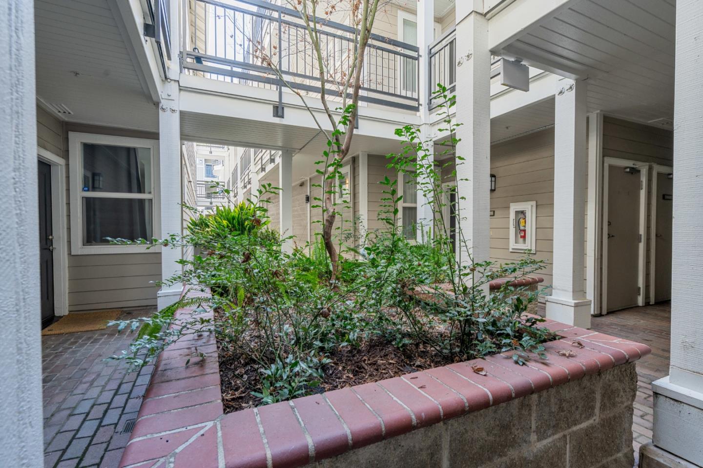 Detail Gallery Image 3 of 39 For 1982 W Bayshore Rd #217,  East Palo Alto,  CA 94303 - 2 Beds | 2 Baths