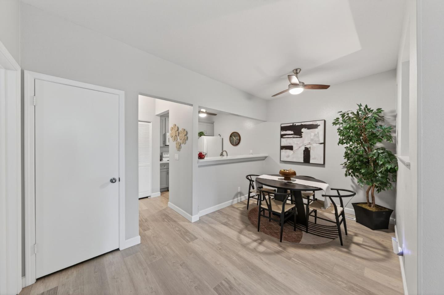 Detail Gallery Image 15 of 39 For 1187 Foxchase Dr, San Jose,  CA 95123 - 1 Beds | 1 Baths