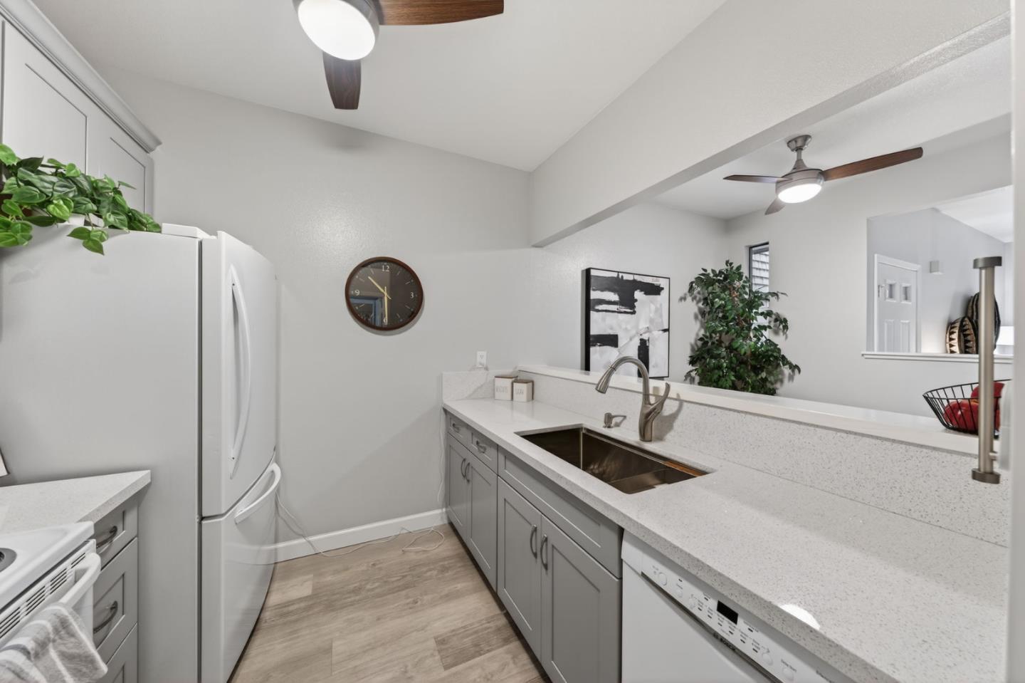 Detail Gallery Image 17 of 39 For 1187 Foxchase Dr, San Jose,  CA 95123 - 1 Beds | 1 Baths