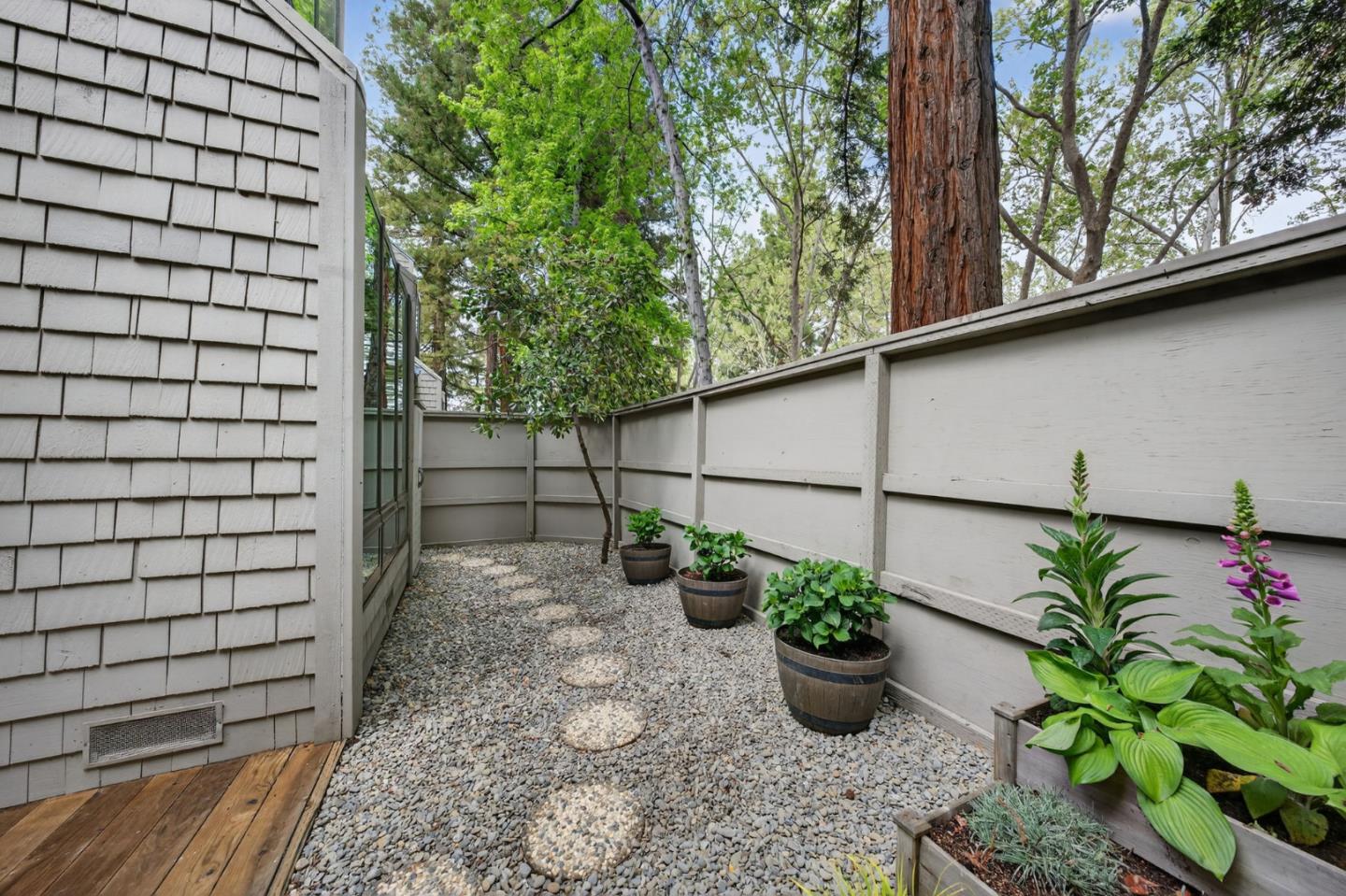 Detail Gallery Image 25 of 39 For 1187 Foxchase Dr, San Jose,  CA 95123 - 1 Beds | 1 Baths