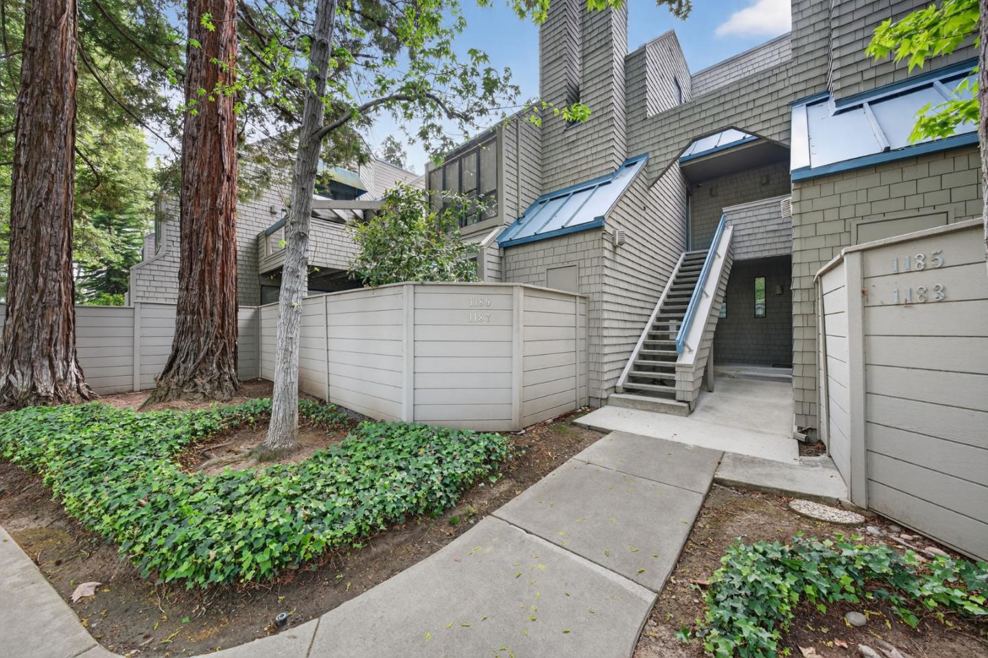 Detail Gallery Image 3 of 39 For 1187 Foxchase Dr, San Jose,  CA 95123 - 1 Beds | 1 Baths