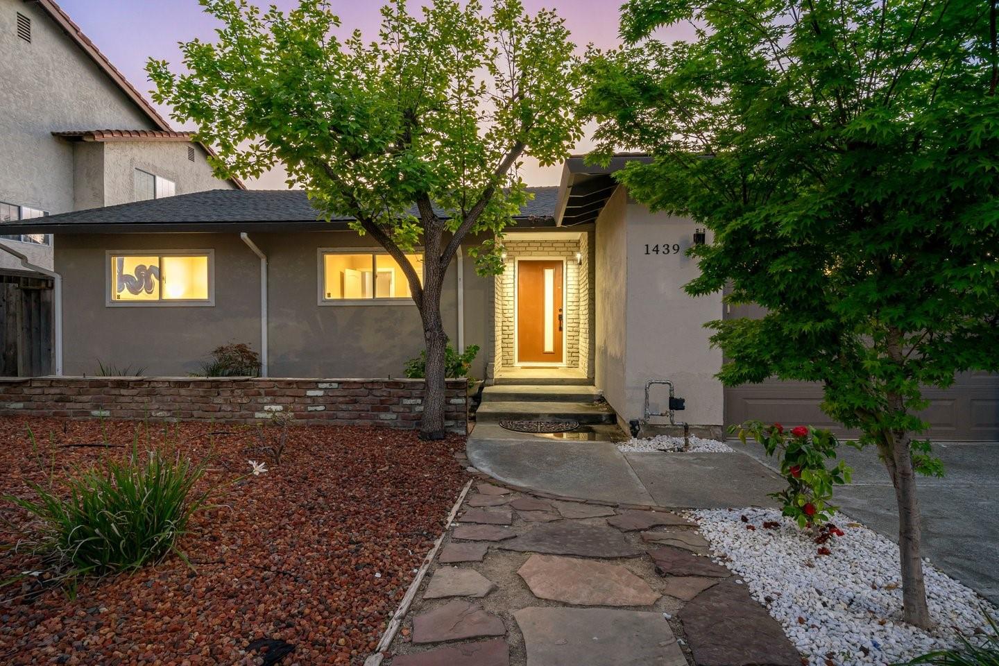 Detail Gallery Image 4 of 57 For 1439 Miller Ave, San Jose,  CA 95129 - 4 Beds | 2 Baths