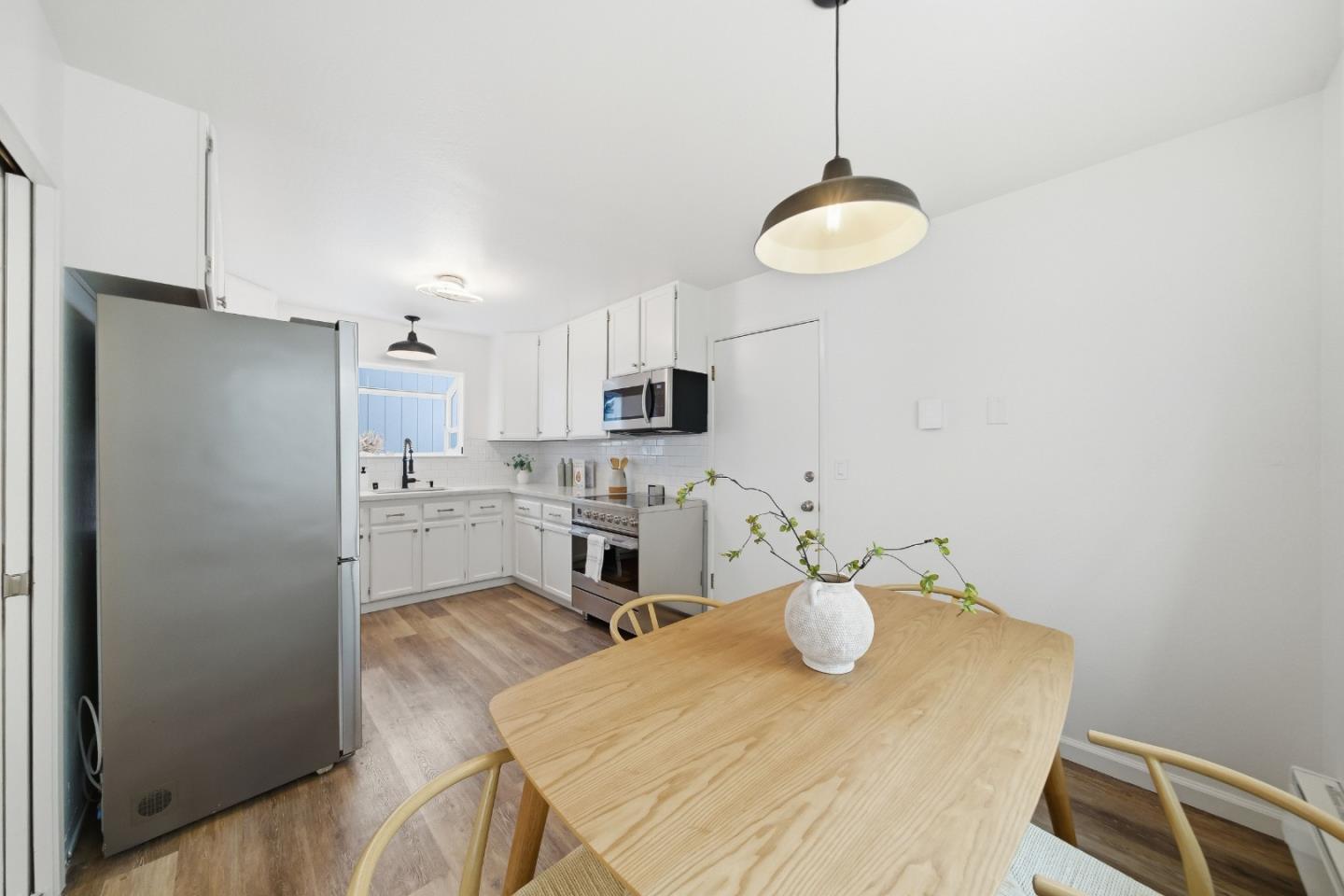 Detail Gallery Image 14 of 53 For 495 Ebken St, Pacifica,  CA 94044 - 2 Beds | 1/1 Baths