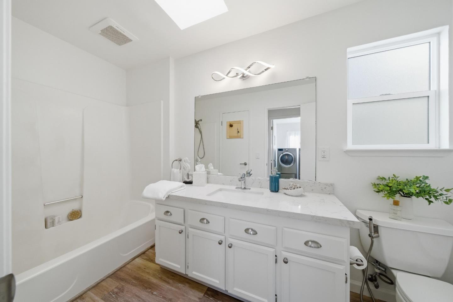 Detail Gallery Image 38 of 53 For 495 Ebken St, Pacifica,  CA 94044 - 2 Beds | 1/1 Baths