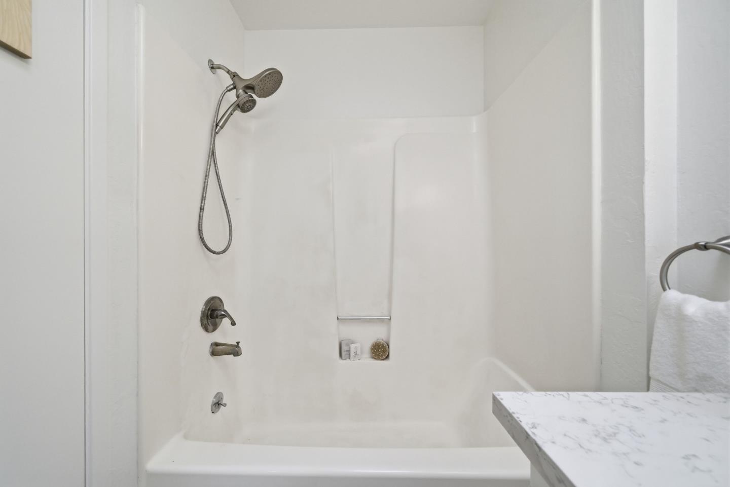 Detail Gallery Image 40 of 53 For 495 Ebken St, Pacifica,  CA 94044 - 2 Beds | 1/1 Baths