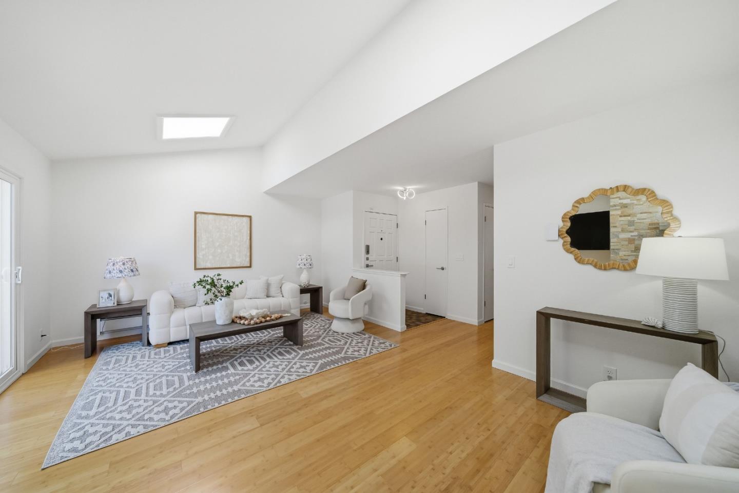 Detail Gallery Image 9 of 53 For 495 Ebken St, Pacifica,  CA 94044 - 2 Beds | 1/1 Baths