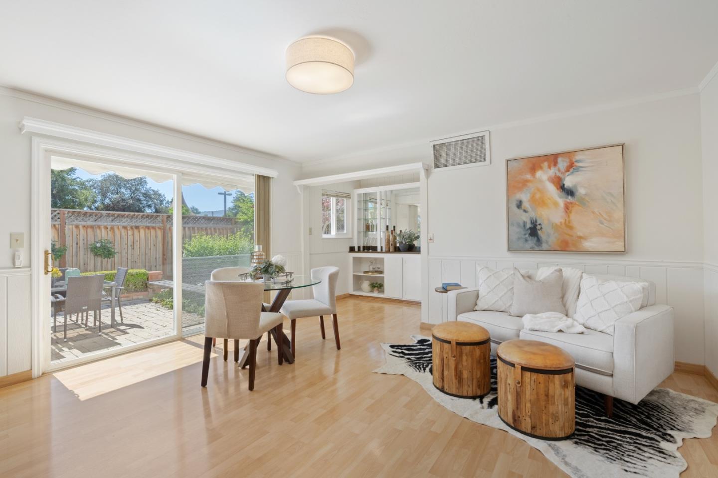 Detail Gallery Image 14 of 28 For 1102 Blue Lake Sq, Mountain View,  CA 94040 - 4 Beds | 2/1 Baths