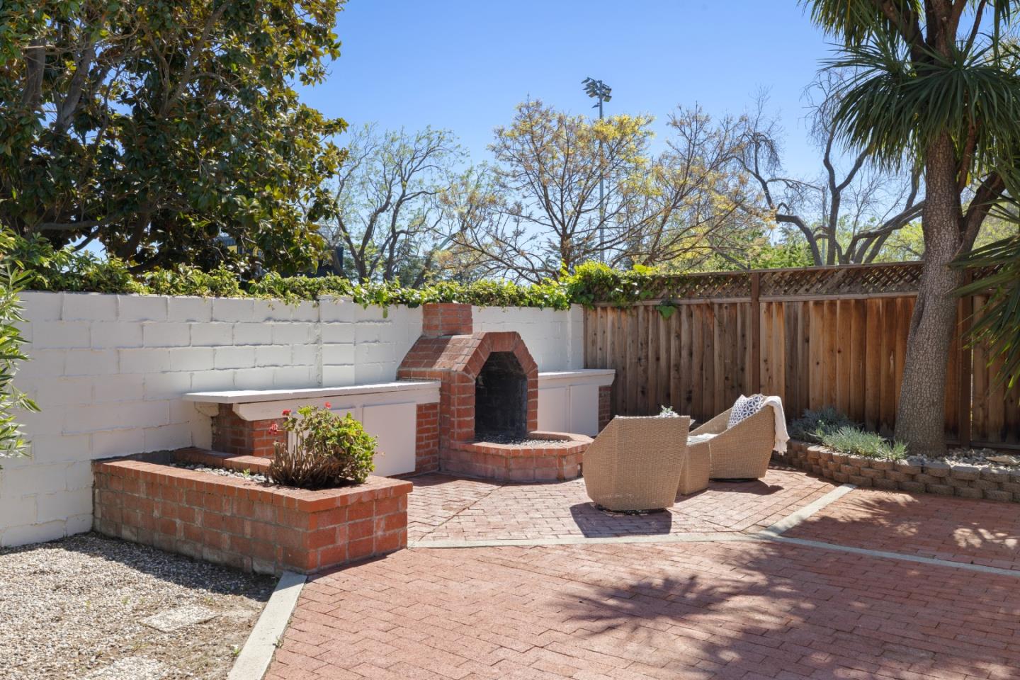 Detail Gallery Image 25 of 28 For 1102 Blue Lake Sq, Mountain View,  CA 94040 - 4 Beds | 2/1 Baths