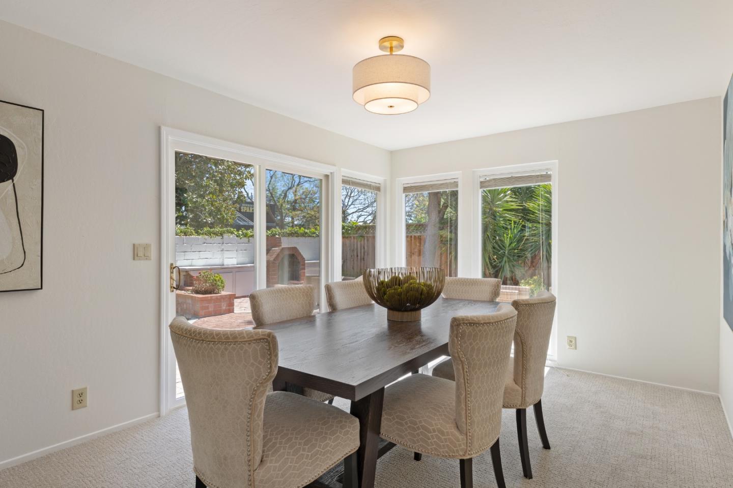 Detail Gallery Image 7 of 28 For 1102 Blue Lake Sq, Mountain View,  CA 94040 - 4 Beds | 2/1 Baths