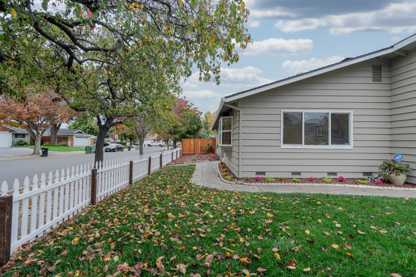 Detail Gallery Image 10 of 47 For 2715 Millbrae Way, San Jose,  CA 95121 - 3 Beds | 2 Baths