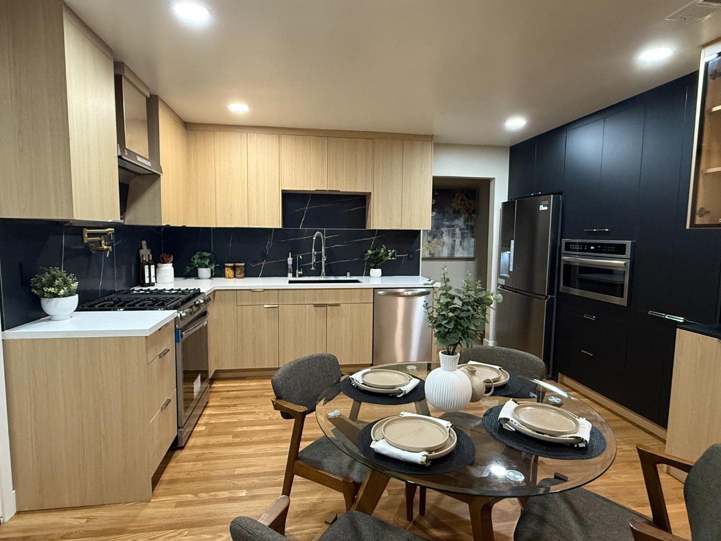 Detail Gallery Image 2 of 47 For 2715 Millbrae Way, San Jose,  CA 95121 - 3 Beds | 2 Baths