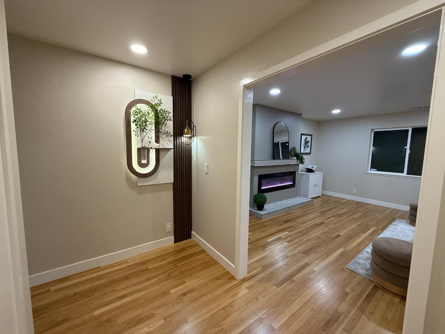Detail Gallery Image 3 of 47 For 2715 Millbrae Way, San Jose,  CA 95121 - 3 Beds | 2 Baths