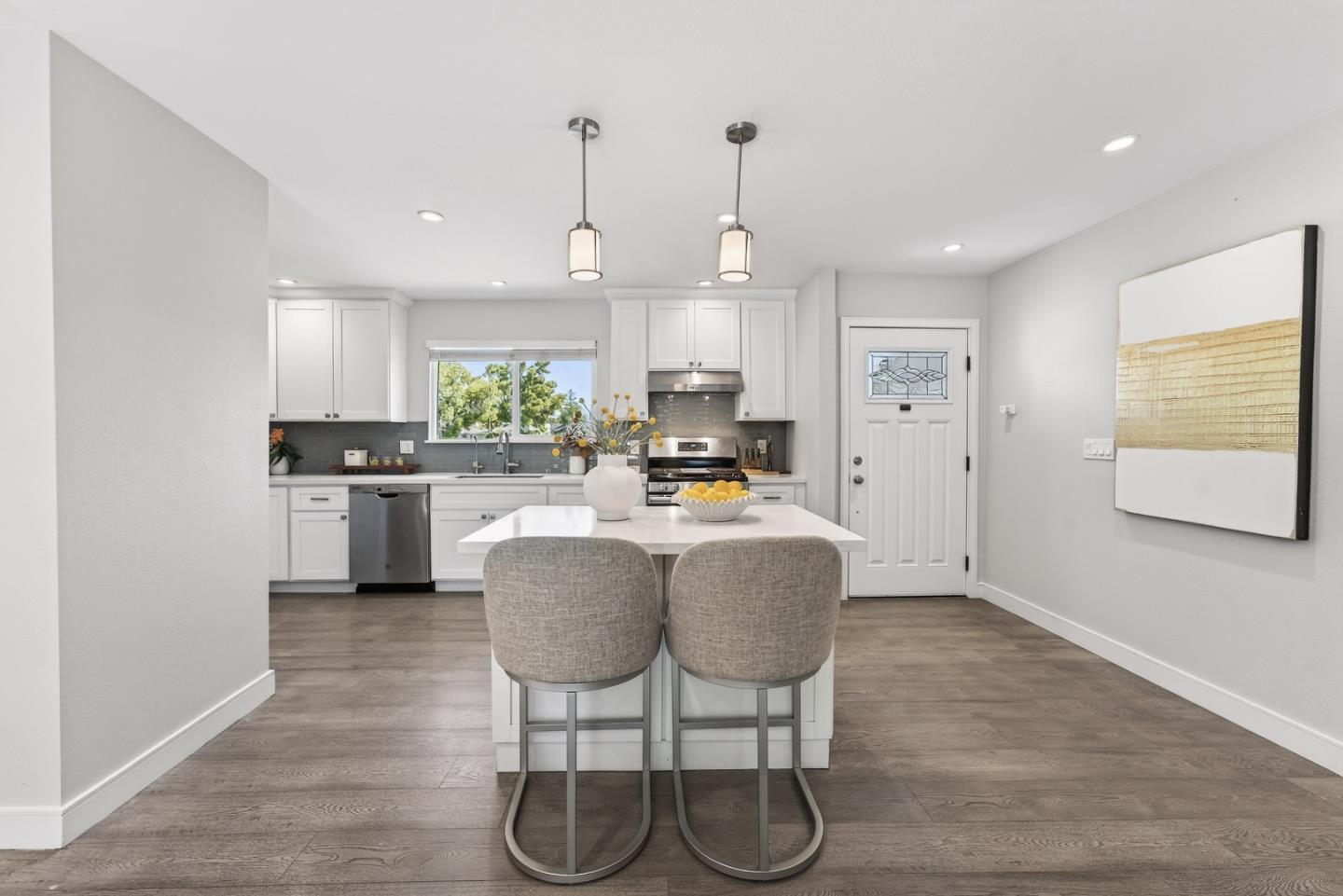 Detail Gallery Image 6 of 26 For 5657 Rotterdam Ln, San Jose,  CA 95118 - 4 Beds | 2 Baths