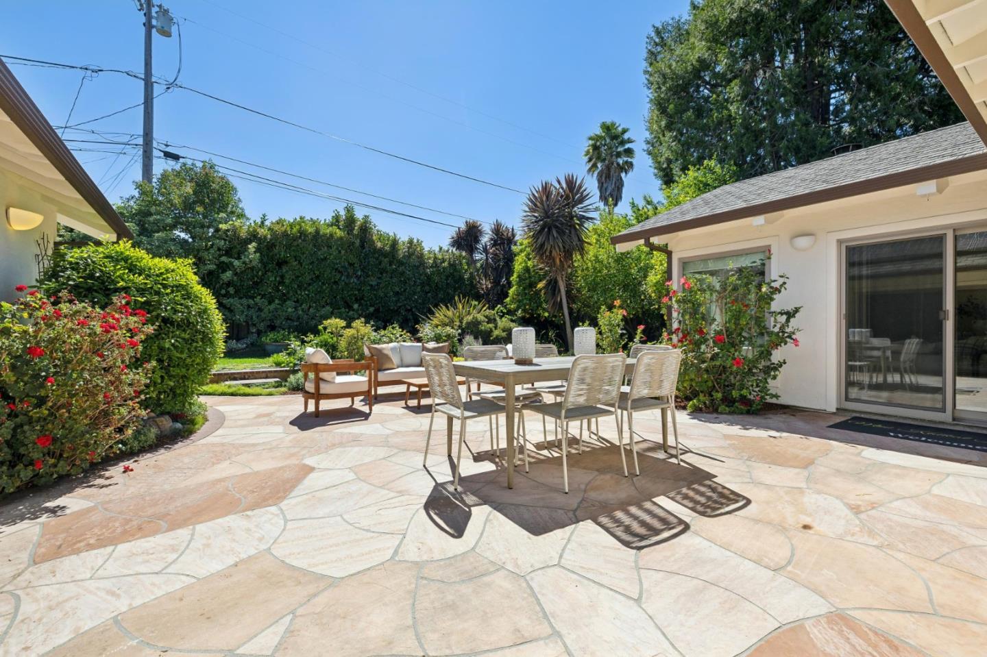 Detail Gallery Image 10 of 44 For 100 Yerba Santa Ave, Los Altos,  CA 94022 - 4 Beds | 2/1 Baths