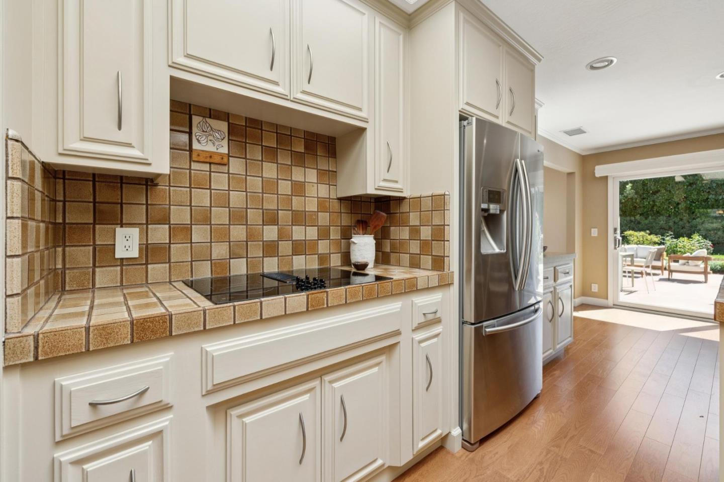 Detail Gallery Image 15 of 44 For 100 Yerba Santa Ave, Los Altos,  CA 94022 - 4 Beds | 2/1 Baths