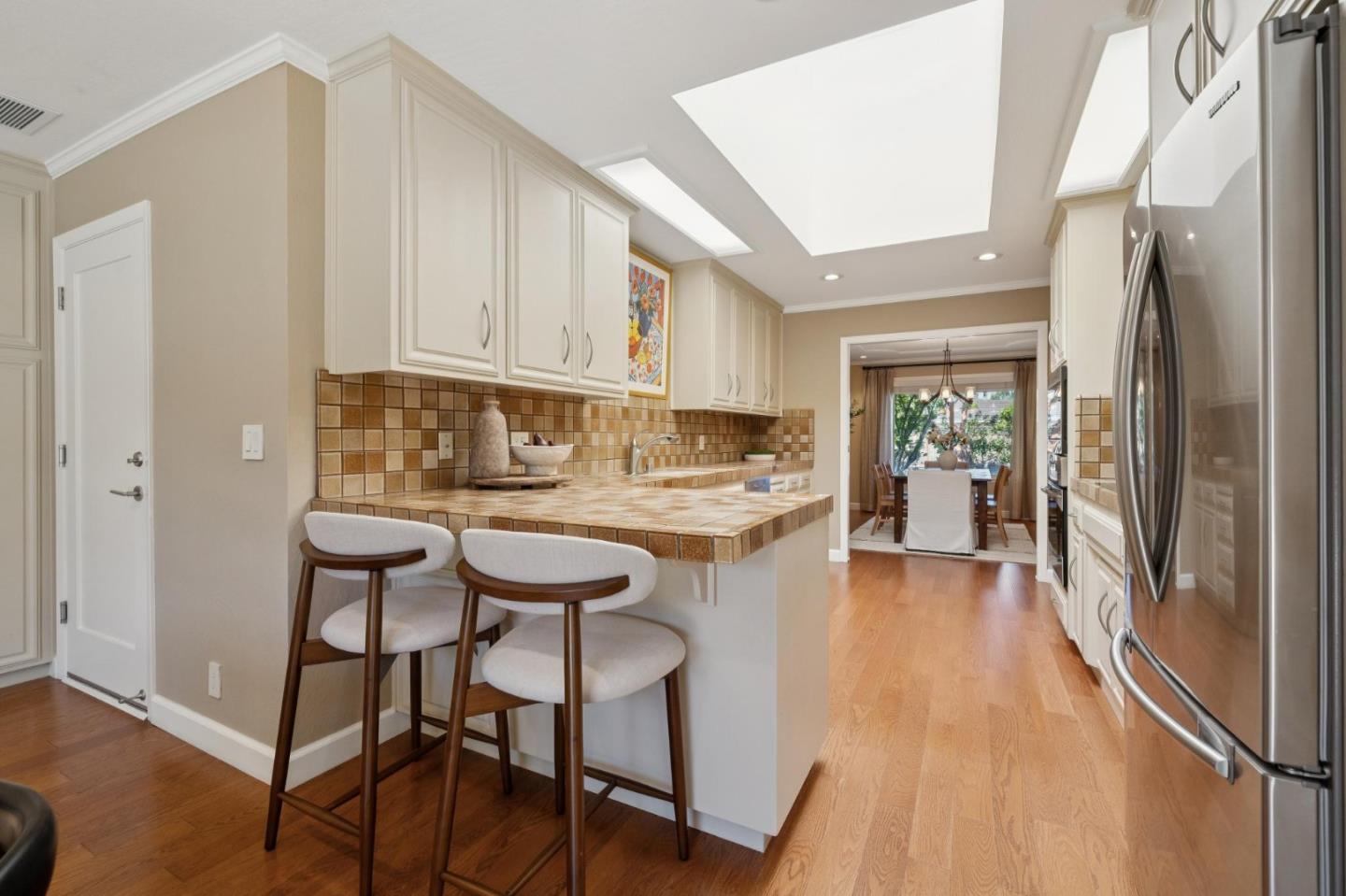 Detail Gallery Image 16 of 44 For 100 Yerba Santa Ave, Los Altos,  CA 94022 - 4 Beds | 2/1 Baths