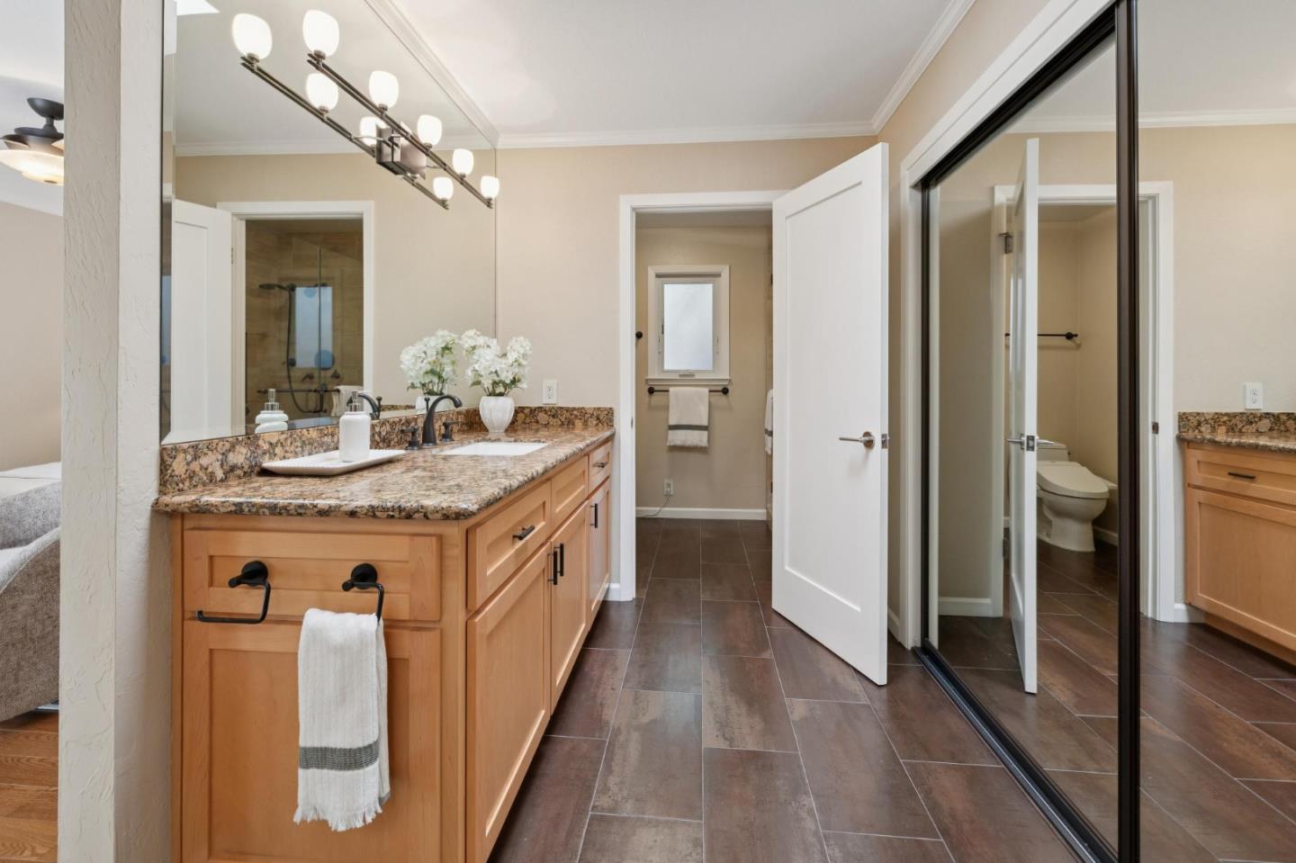 Detail Gallery Image 27 of 44 For 100 Yerba Santa Ave, Los Altos,  CA 94022 - 4 Beds | 2/1 Baths