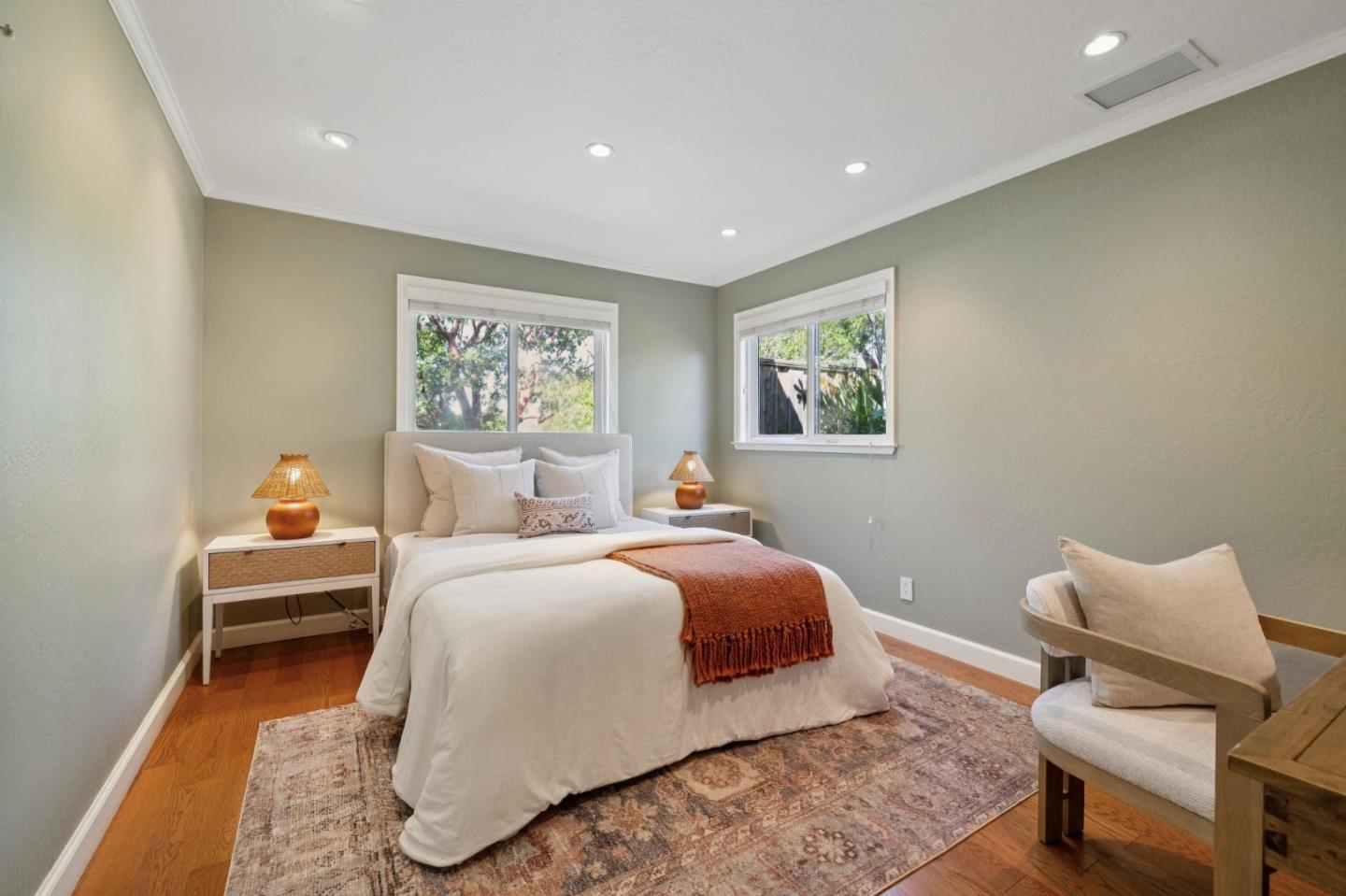 Detail Gallery Image 33 of 44 For 100 Yerba Santa Ave, Los Altos,  CA 94022 - 4 Beds | 2/1 Baths