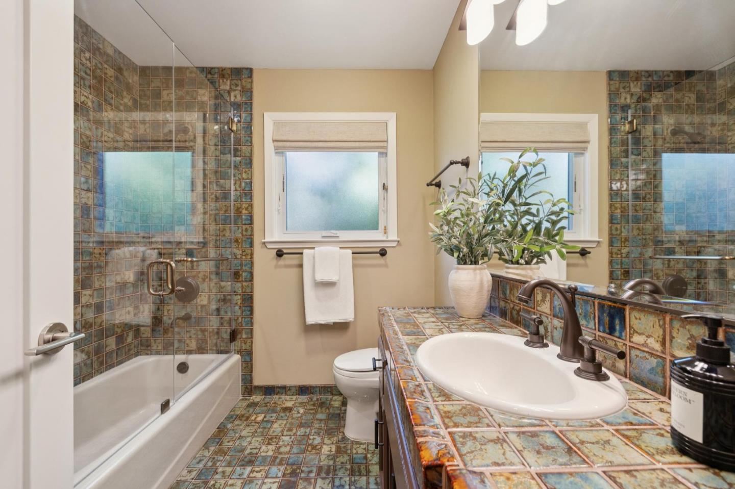 Detail Gallery Image 35 of 44 For 100 Yerba Santa Ave, Los Altos,  CA 94022 - 4 Beds | 2/1 Baths