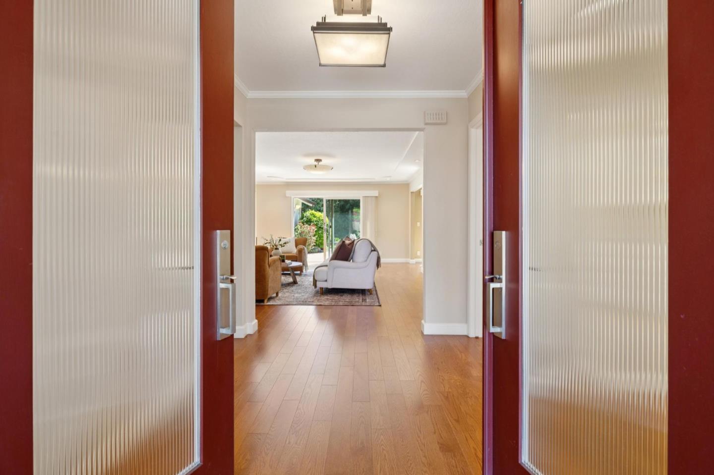 Detail Gallery Image 4 of 44 For 100 Yerba Santa Ave, Los Altos,  CA 94022 - 4 Beds | 2/1 Baths