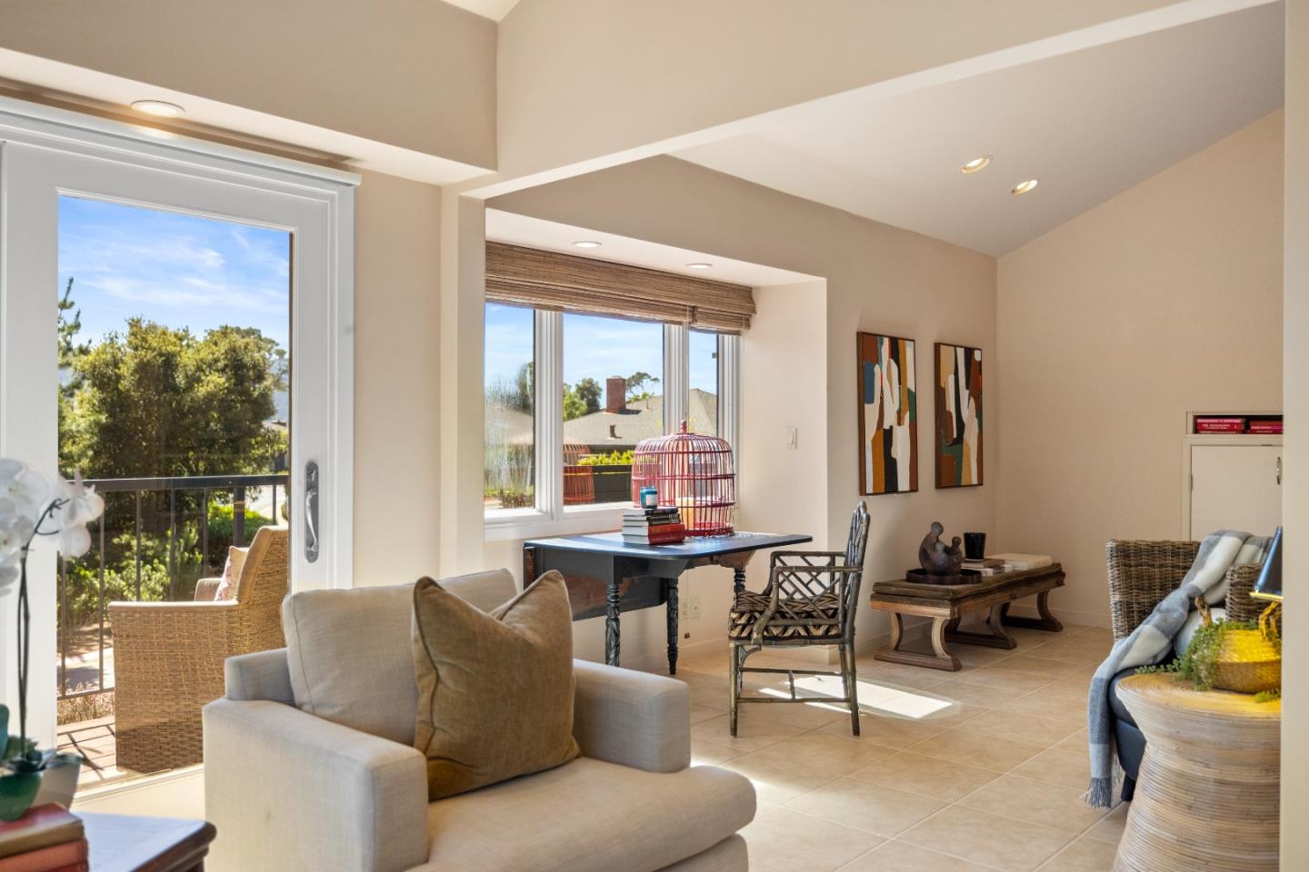 Detail Gallery Image 15 of 37 For 94 Del Mesa Carmel, Carmel,  CA 93923 - 2 Beds | 2 Baths