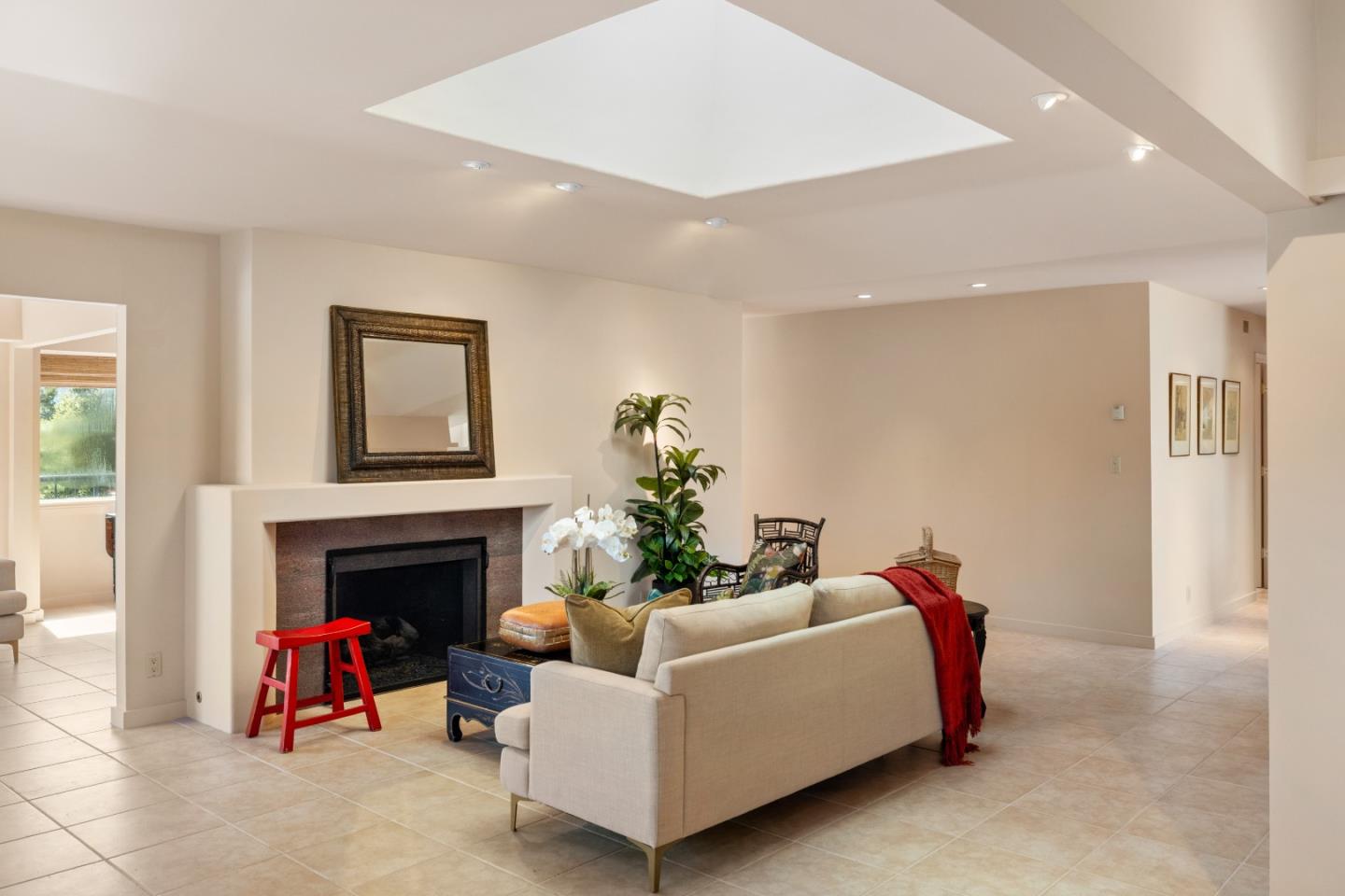 Detail Gallery Image 5 of 37 For 94 Del Mesa Carmel, Carmel,  CA 93923 - 2 Beds | 2 Baths