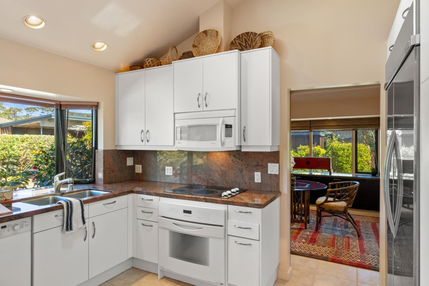 Detail Gallery Image 8 of 37 For 94 Del Mesa Carmel, Carmel,  CA 93923 - 2 Beds | 2 Baths