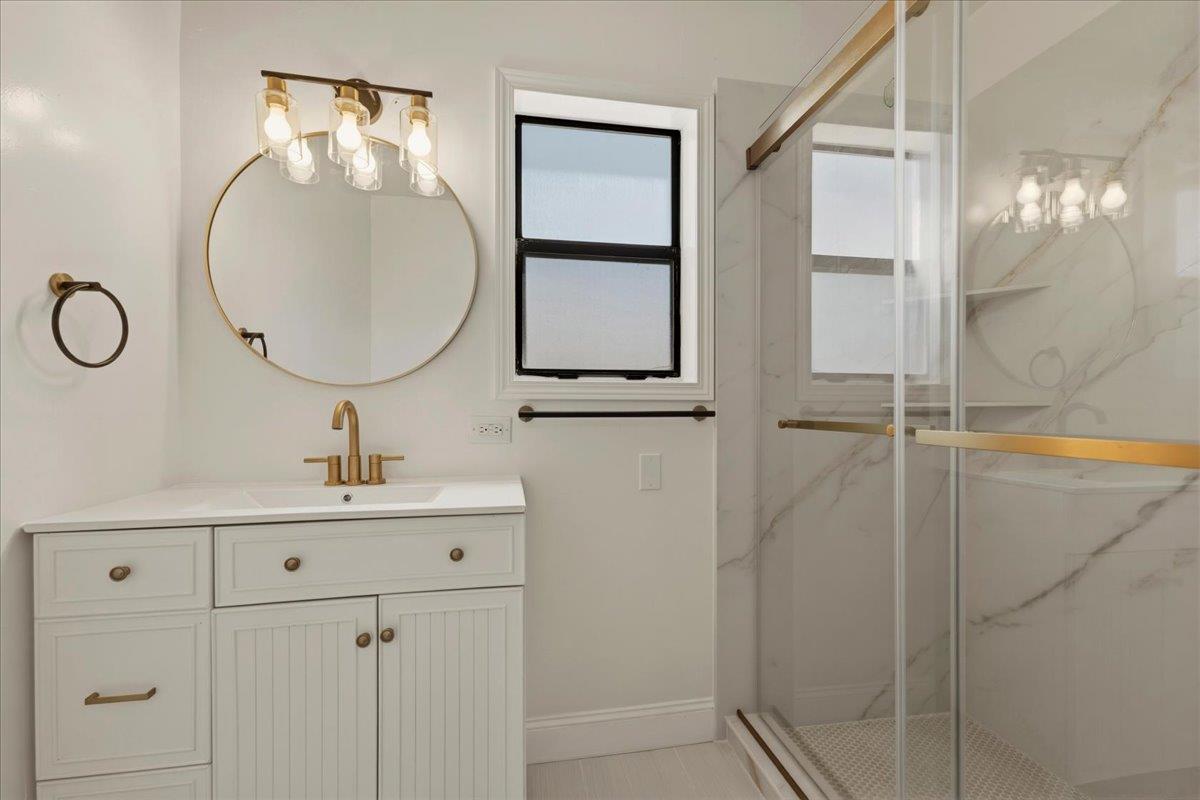 Detail Gallery Image 14 of 28 For 282 Noice Dr, Salinas,  CA 93906 - 2 Beds | 1 Baths