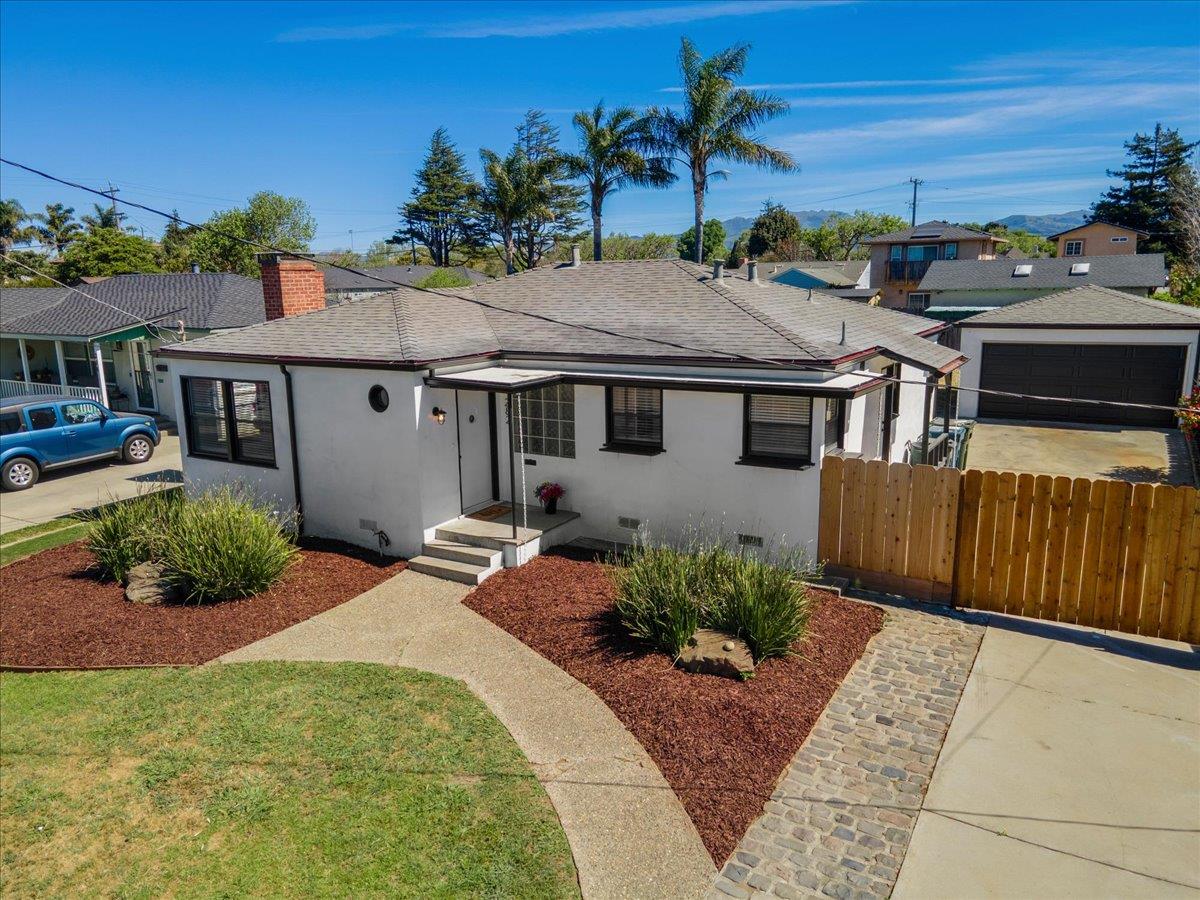 Detail Gallery Image 2 of 28 For 282 Noice Dr, Salinas,  CA 93906 - 2 Beds | 1 Baths