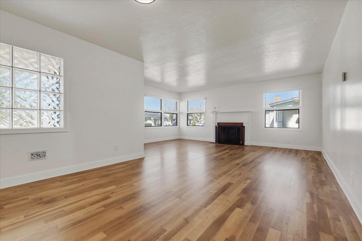 Detail Gallery Image 4 of 28 For 282 Noice Dr, Salinas,  CA 93906 - 2 Beds | 1 Baths