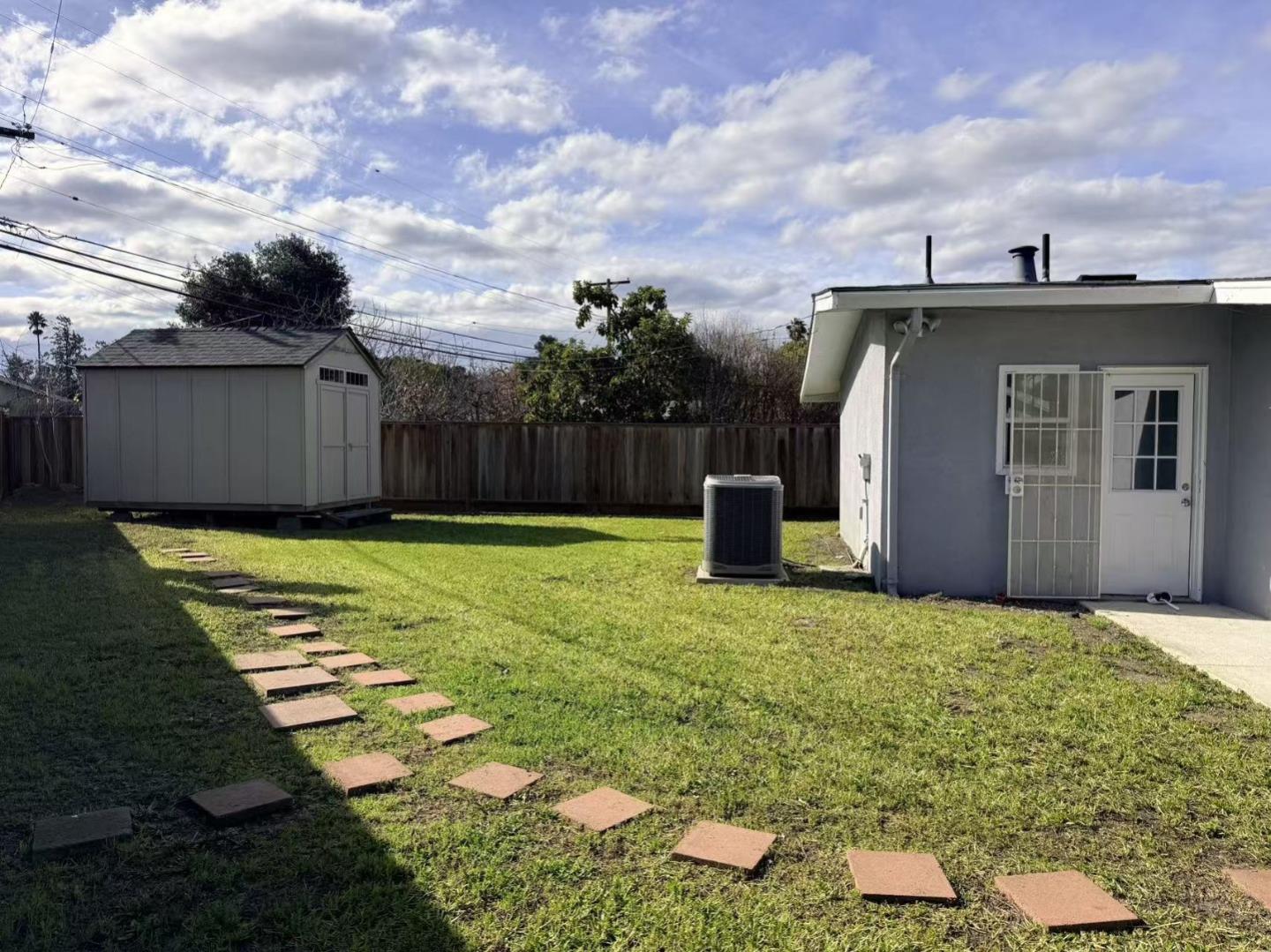 Detail Gallery Image 23 of 24 For 696 Lakehaven Dr, Sunnyvale,  CA 94089 - 5 Beds | 3 Baths