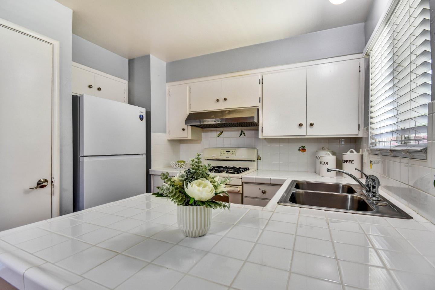 Detail Gallery Image 12 of 25 For 5191 Roeder, San Jose,  CA 95111 - 3 Beds | 2 Baths