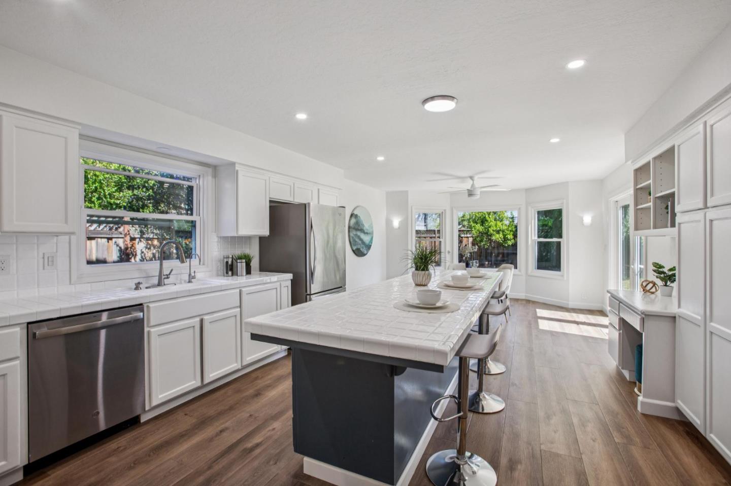 Detail Gallery Image 13 of 26 For 4292 Meg Dr, San Jose,  CA 95136 - 5 Beds | 3 Baths