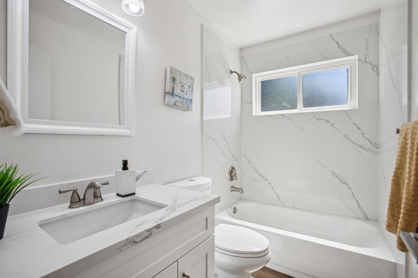 Detail Gallery Image 6 of 26 For 4292 Meg Dr, San Jose,  CA 95136 - 5 Beds | 3 Baths