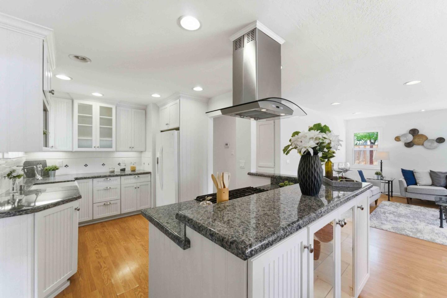 Detail Gallery Image 5 of 20 For 22051 Hibiscus Dr, Cupertino,  CA 95014 - 3 Beds | 1 Baths