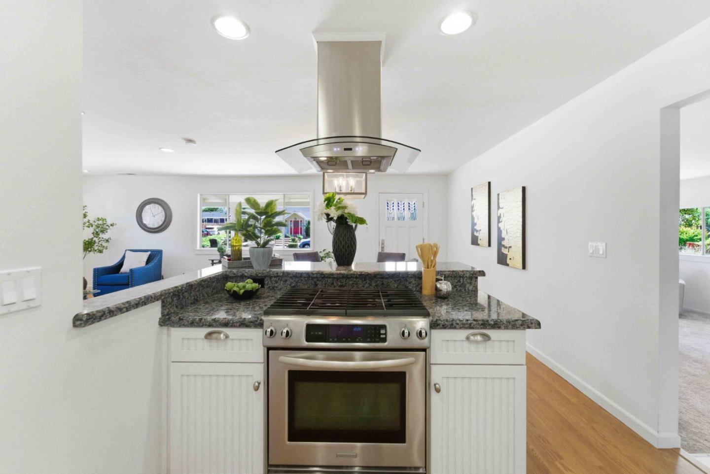 Detail Gallery Image 7 of 20 For 22051 Hibiscus Dr, Cupertino,  CA 95014 - 3 Beds | 1 Baths