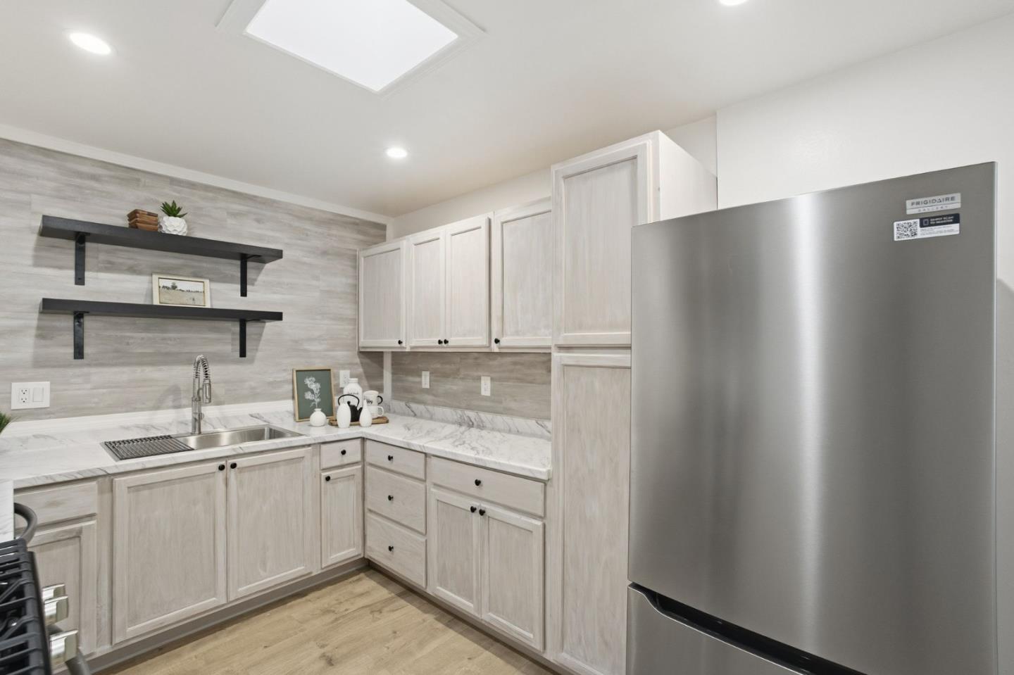 Detail Gallery Image 28 of 77 For 227 Wicklow Dr, South San Francisco,  CA 94080 - 3 Beds | 2 Baths